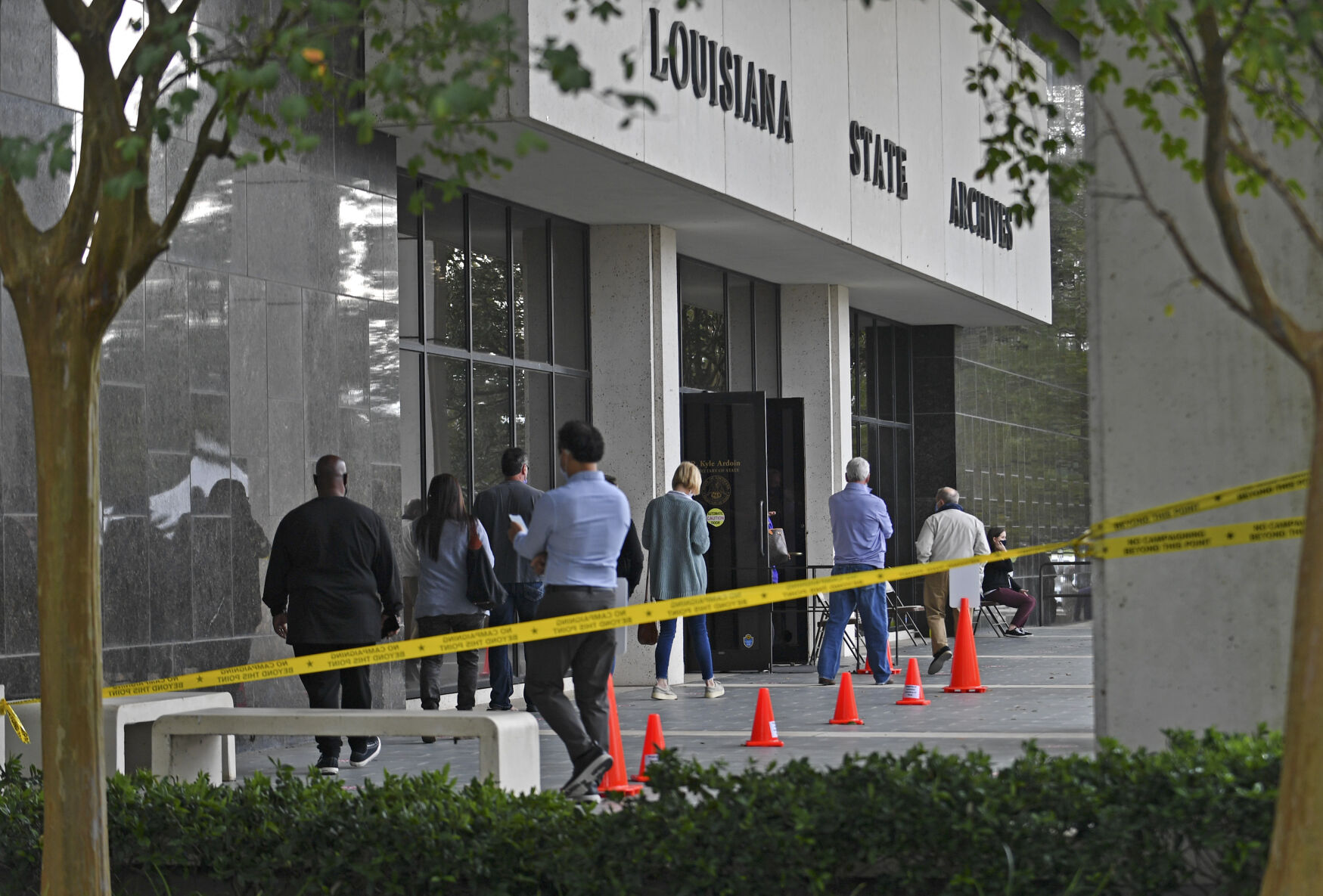 BR.earlyvoting.101720 HS 166.JPG